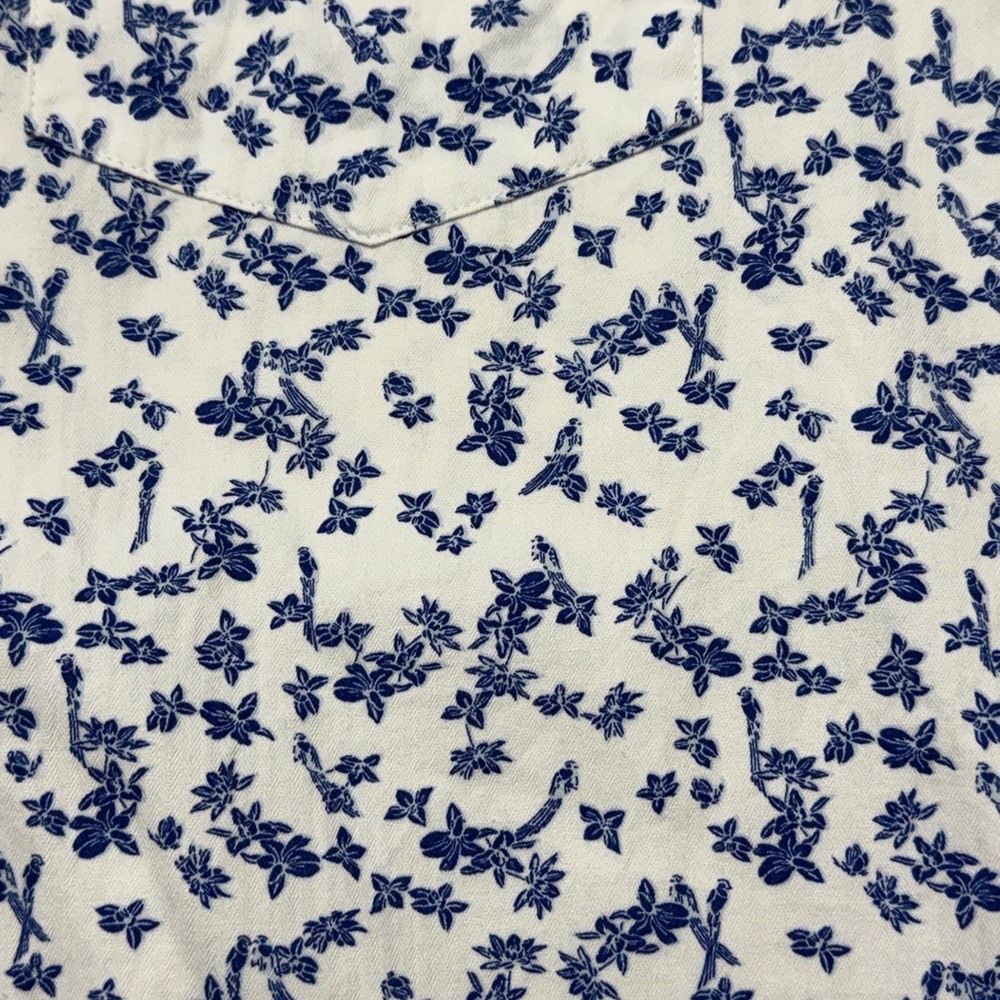 Superdry Men’s White Short-Sleeve Button-Up with Blue Floral Print XL - Picture 3 of 9